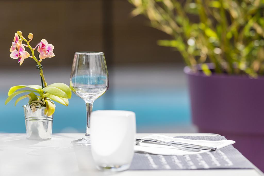 Logis Hotel Restaurant Le Clos Fleuri Castelnaudary Exterior photo